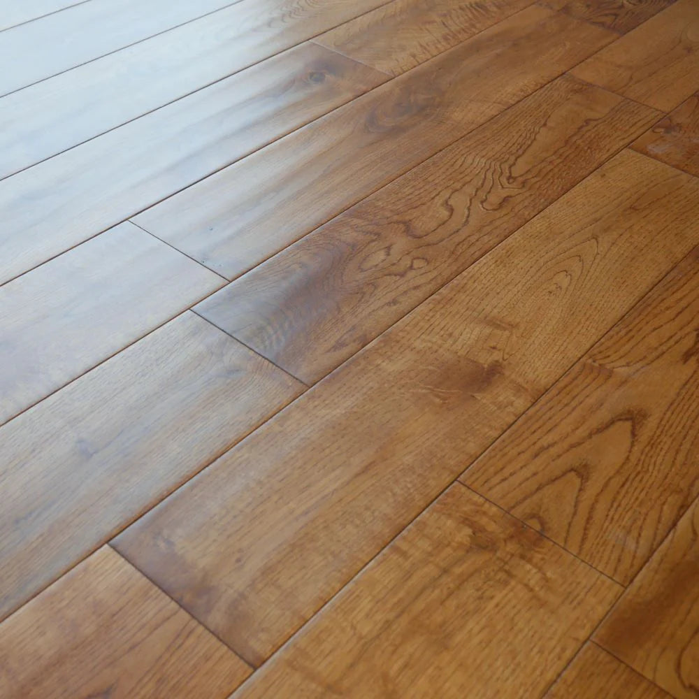 Windsor Golden Hand Scraped Oak Wood Flooring 18 x 125 (mm)